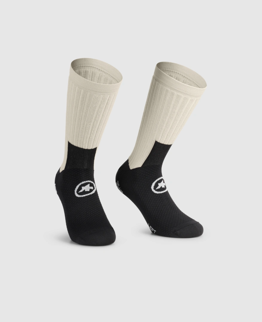 ASSOS Trail Socks T3 - Moon Sand - Size 1