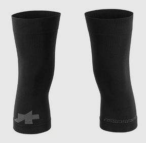 Assos Spring Fall Knee Warmers EVO Cycling Black Size 0 Sporting Goods > Cycling > Cycling Clothing > Arm, Knee & Leg Warmers Assos ASSOS